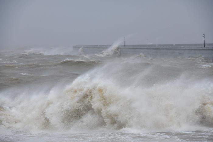 強(qiáng)臺風(fēng)逼近 ?？诟浇Ｓ蛳凭蘩?>
     <p>強(qiáng)臺風(fēng)逼近 ?？诟浇Ｓ蛳凭蘩?/p>
</a><a href=