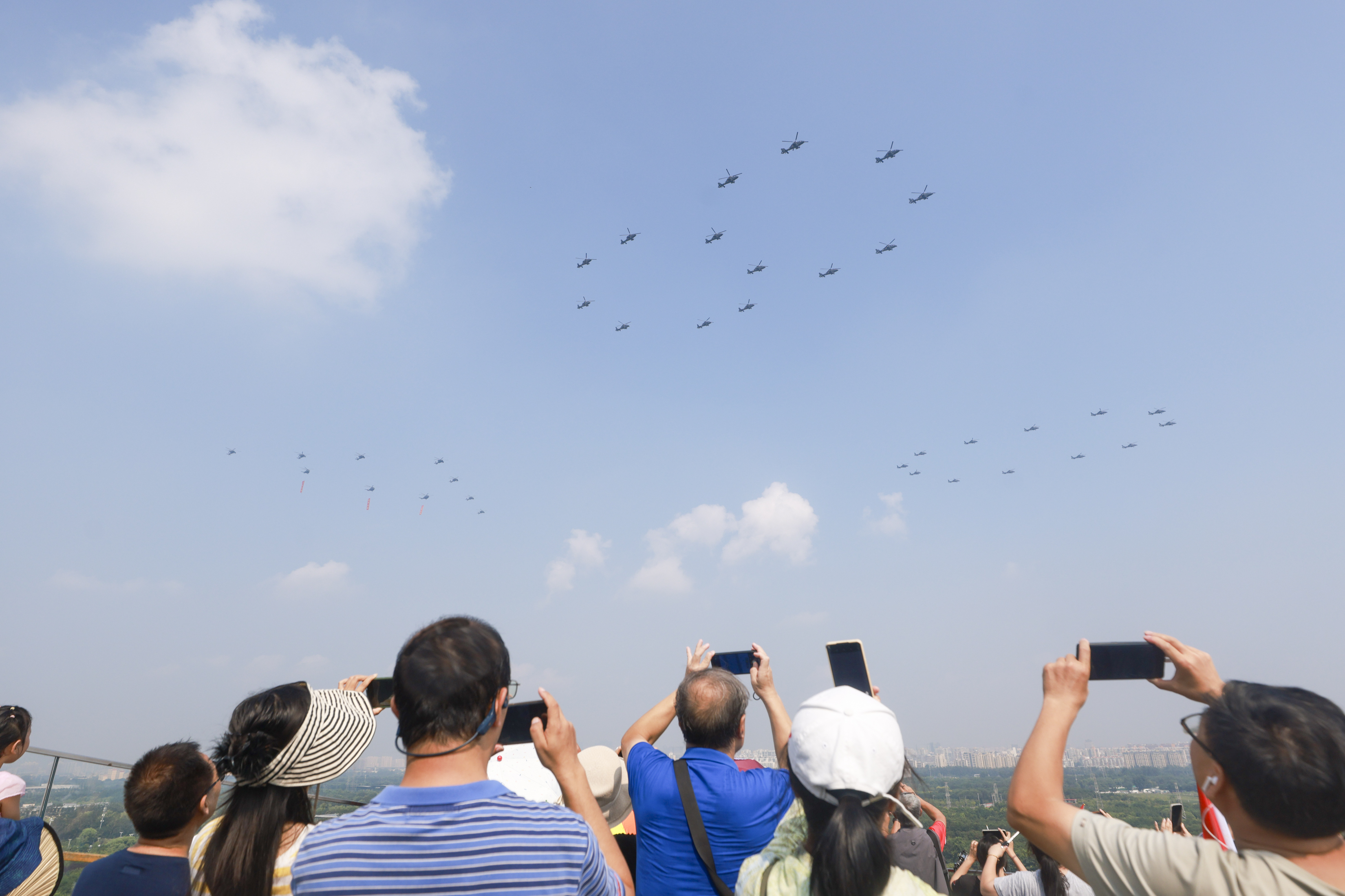 民眾關注空中梯隊