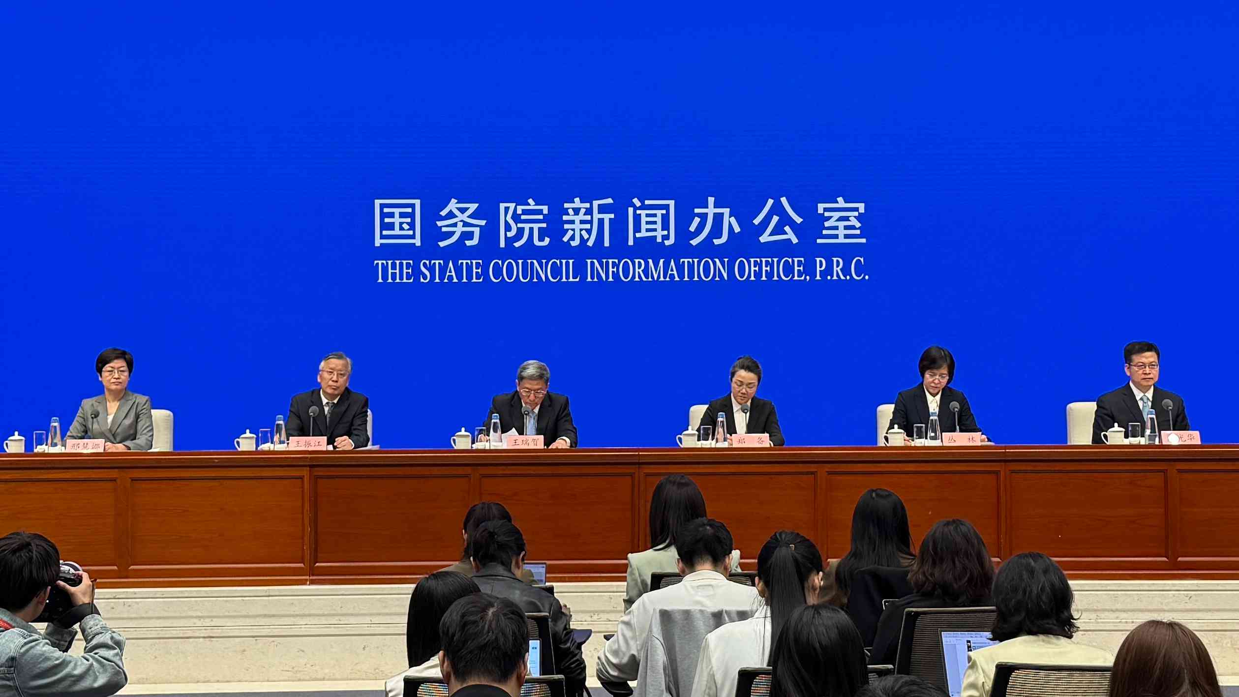 國新辦舉行新聞發(fā)布會 介紹《中華人民共和國民營經(jīng)濟促進(jìn)法》有關(guān)情況 